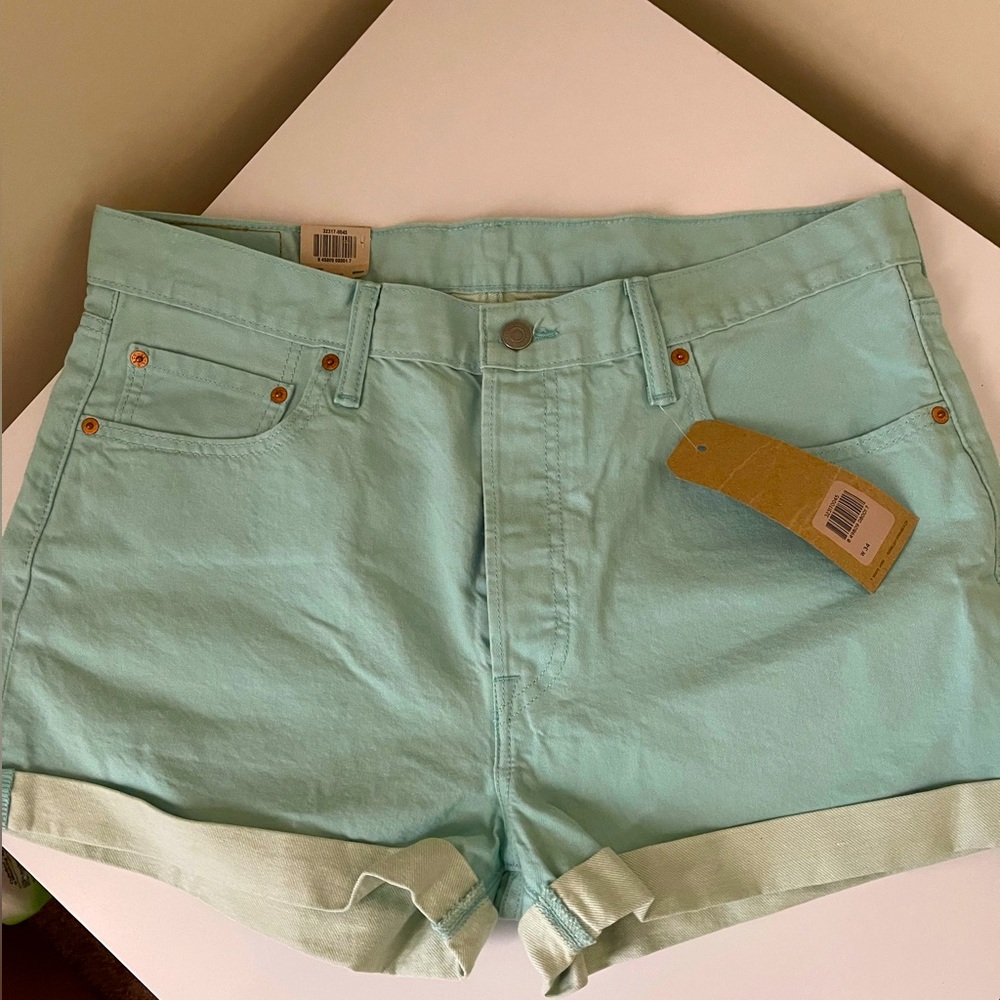 NWT Women’s Authentic Levi Blue Jean Shorts